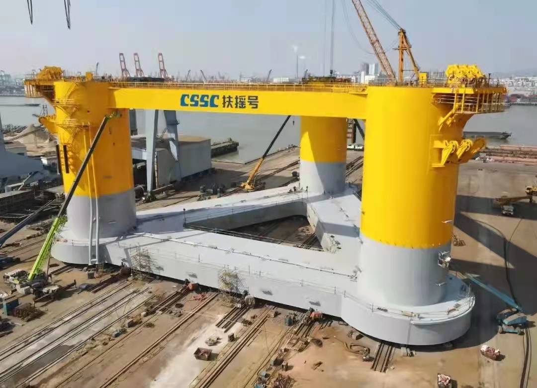 國內首個深遠海工況浮式風電平臺“扶搖號”在我司成功建造下線